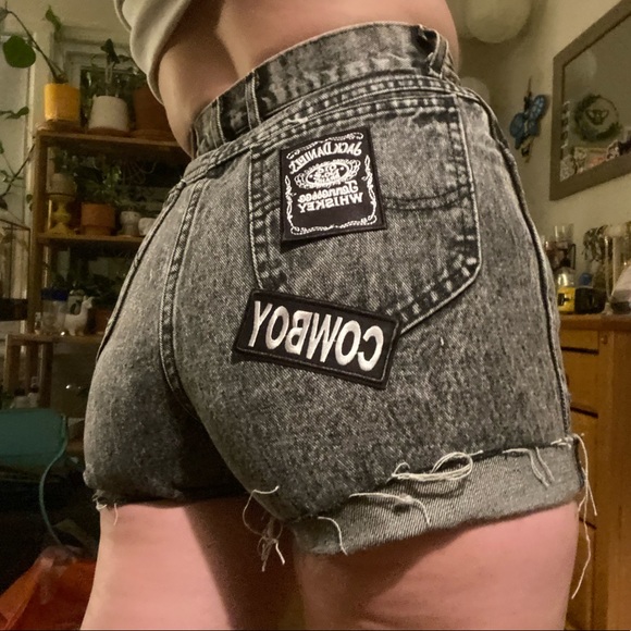 Vintage Lee Hi-Rise Patch Shorts - Picture 2 of 6